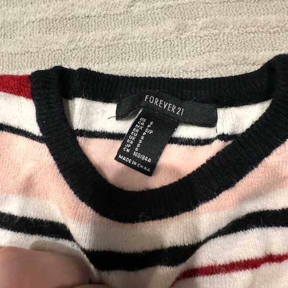 Stripped crop top - Picture 2 of 2